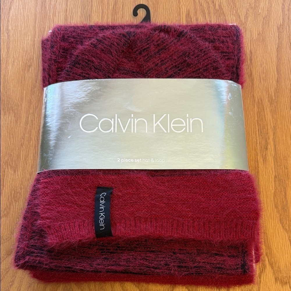 NWT Calvin Klein Burgundy Knit Hat and Loop Infinity Scarf Set